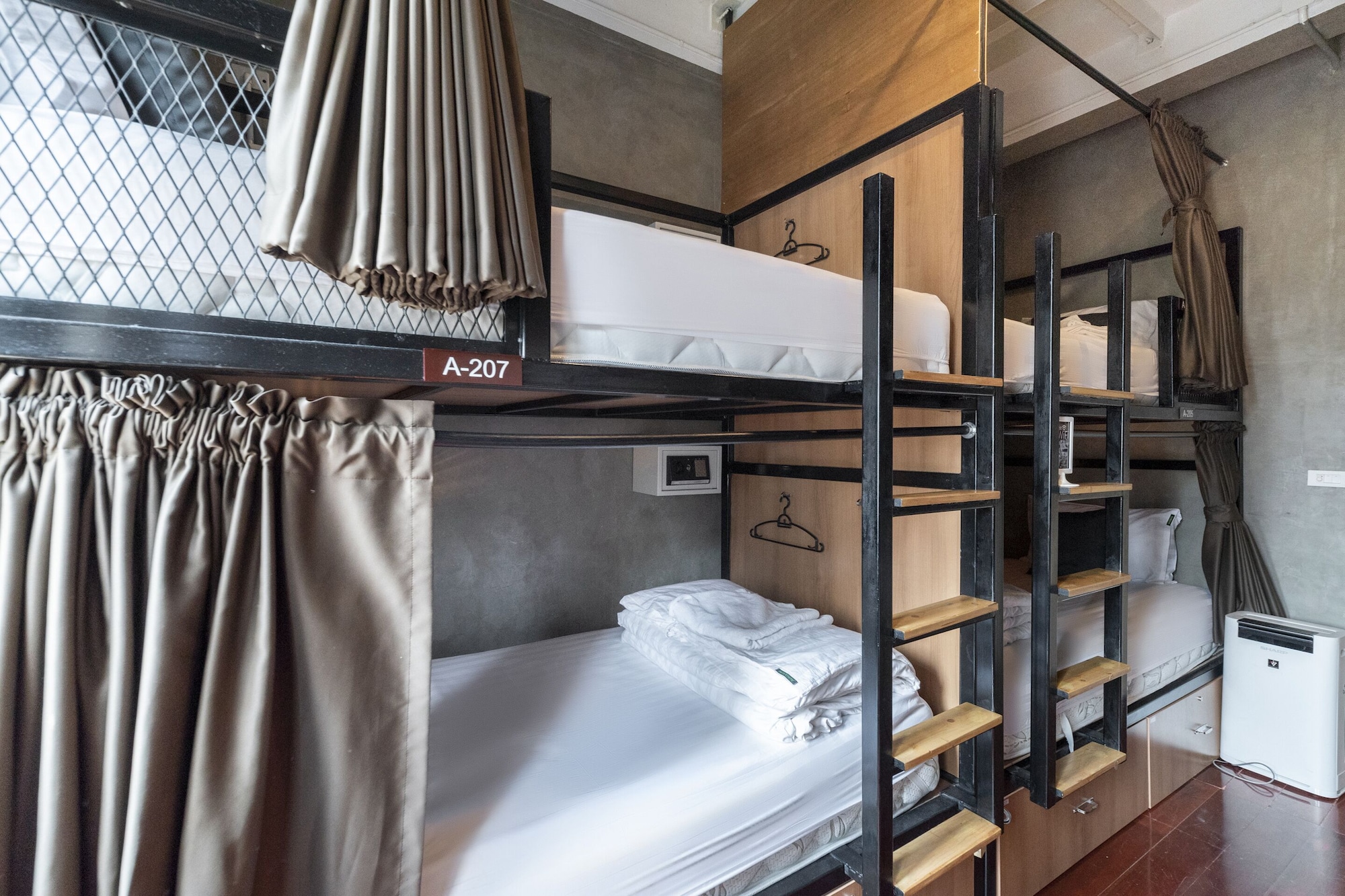 FEMALE DORM, FEMALE ONLY