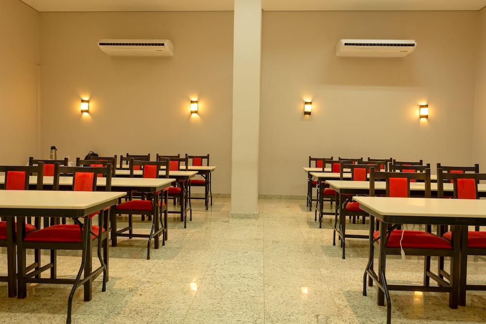 Lindoya Hotel 34/50