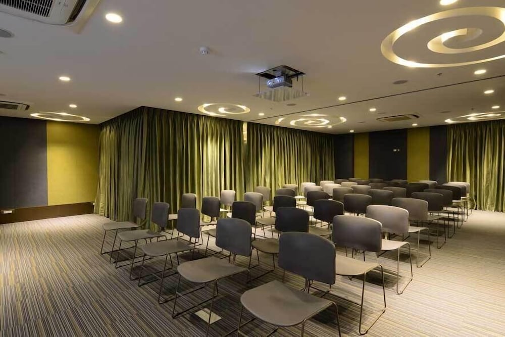 The Lime Boutique Suites 33/38