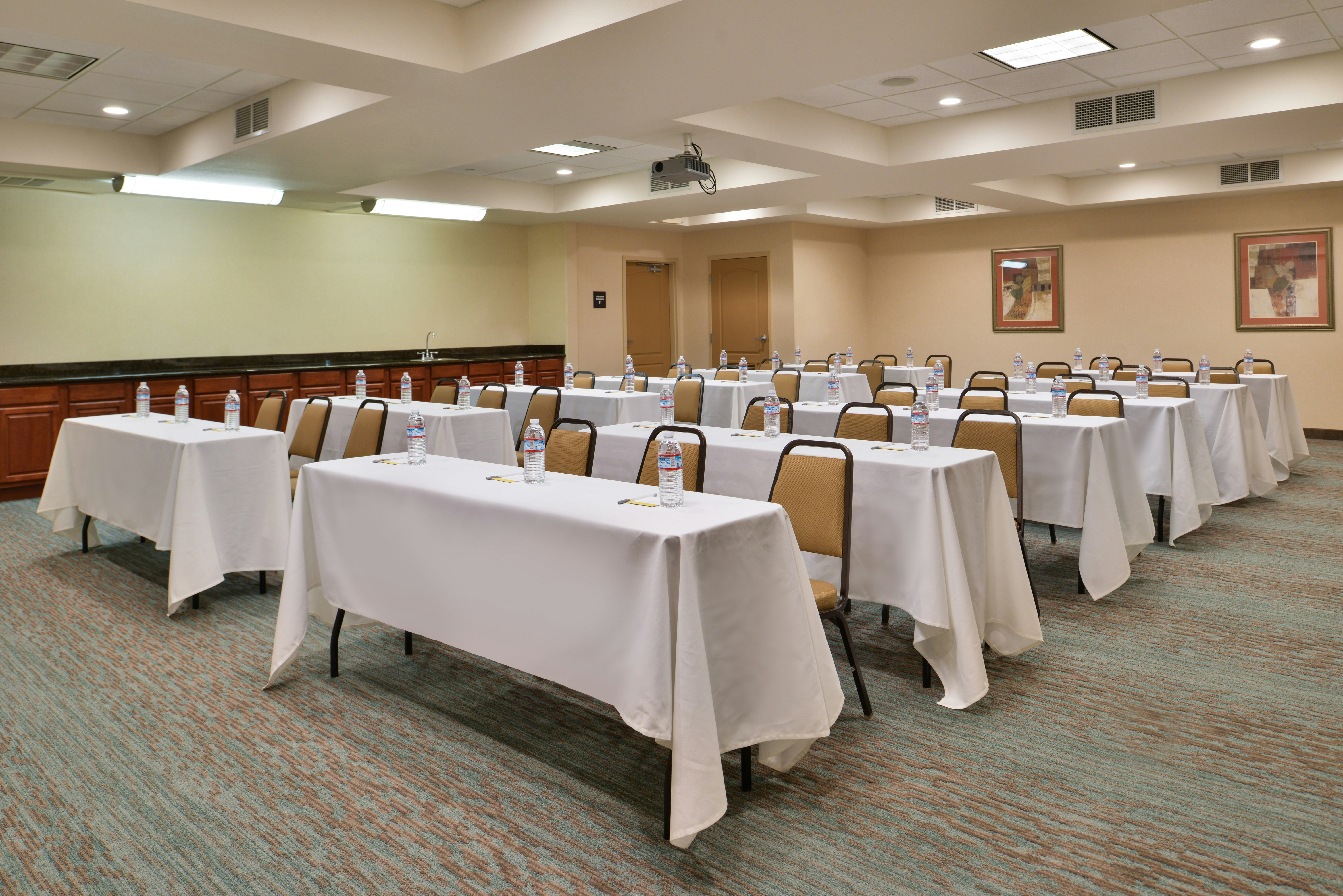 Hampton Inn and Suites Woodland - Sacramento Area 46/53
