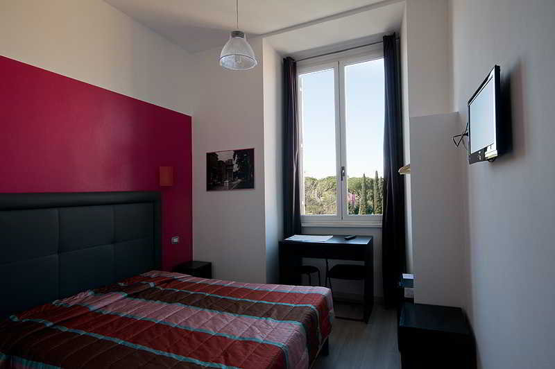 Economy, French Bed