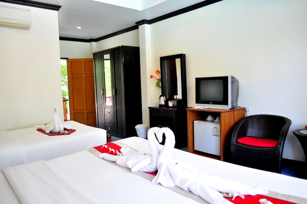 LANTA SEAFRONT RESORT 31/66