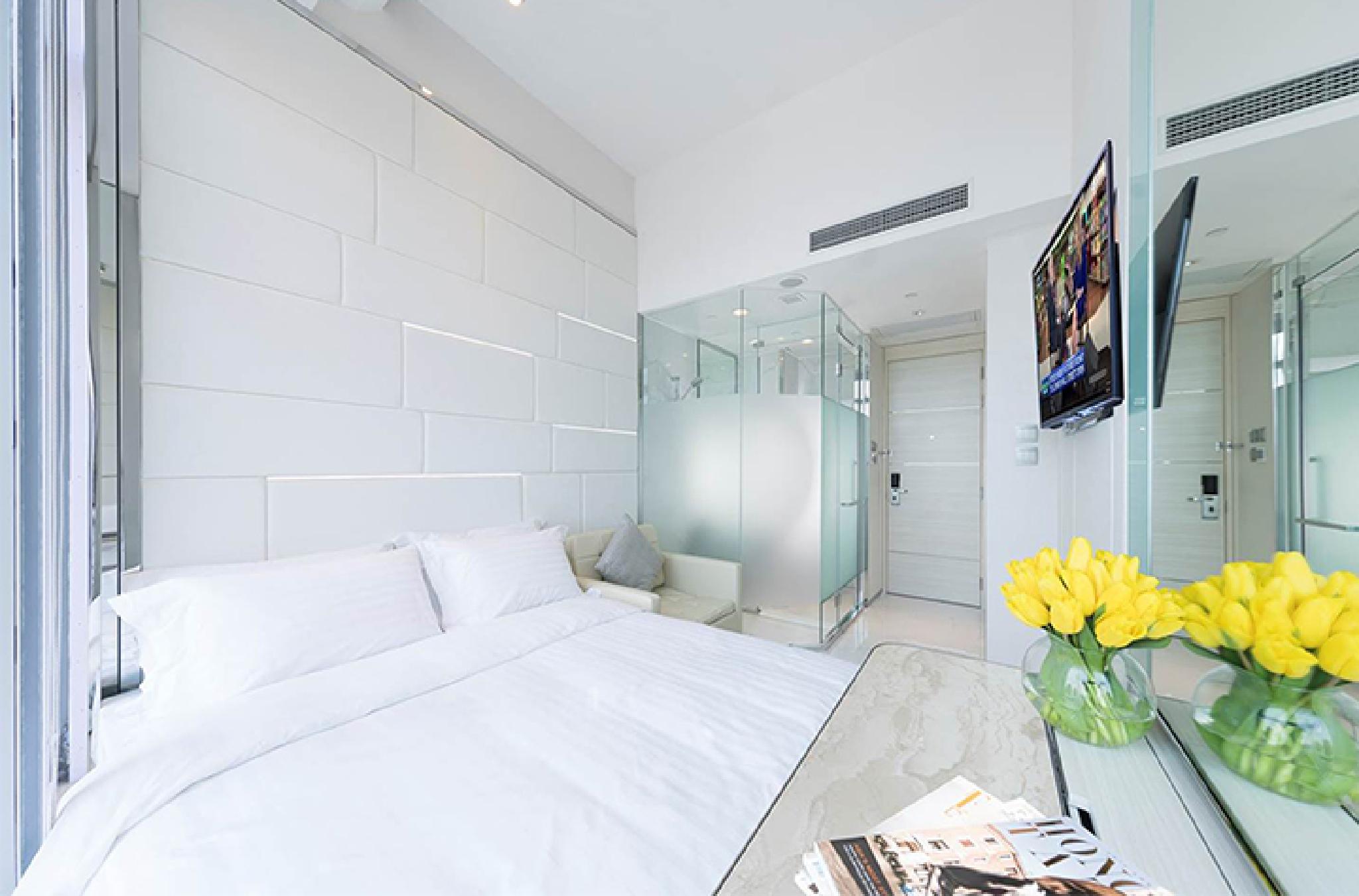 BUSINESS, PREMIER, FAMILY, QUEEN BED