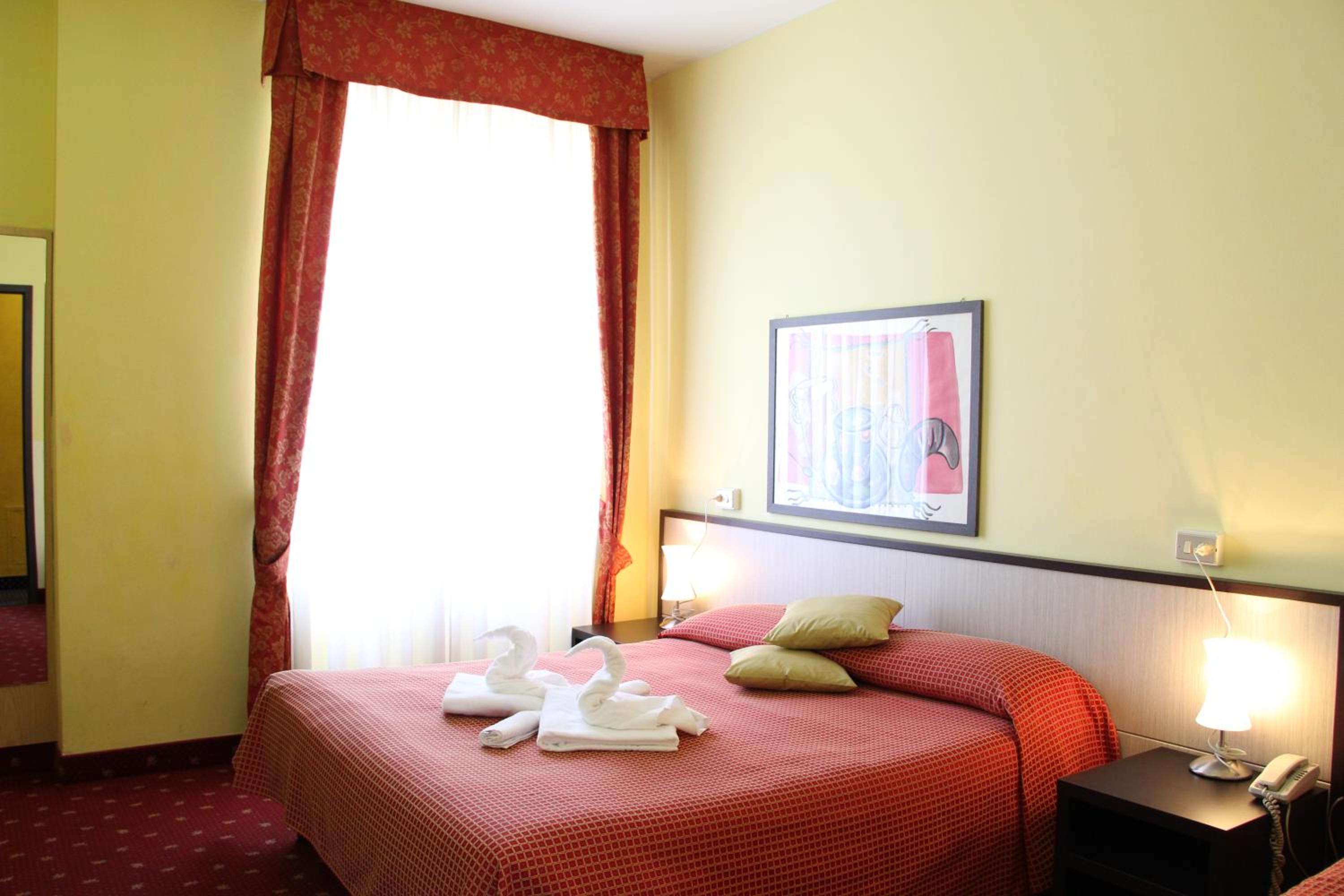 غرفة بسرير مزدوج، Hotel Lugano 7/10