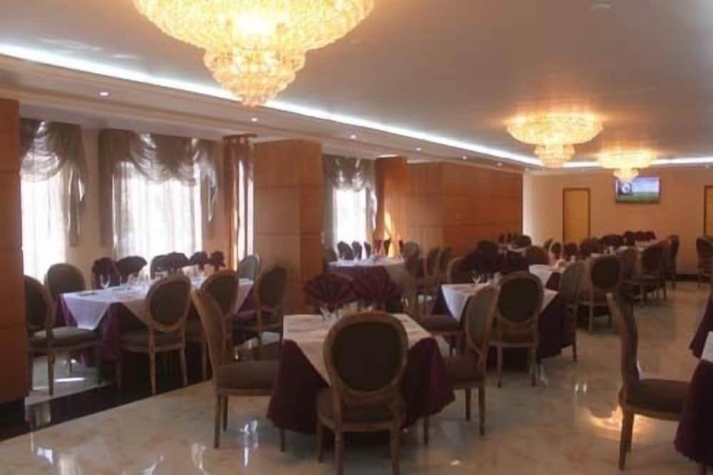 Tirar International Hotel 22/25