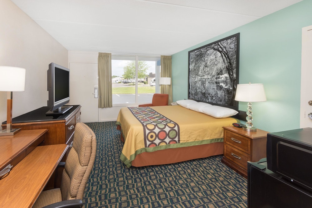 Super 8 By Wyndham Kingsland 11/17