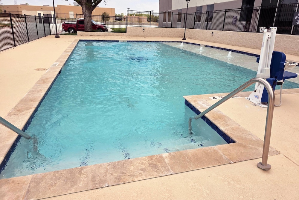 Hawthorn Extended Stay by Wyndham Eagle Pass 18/27