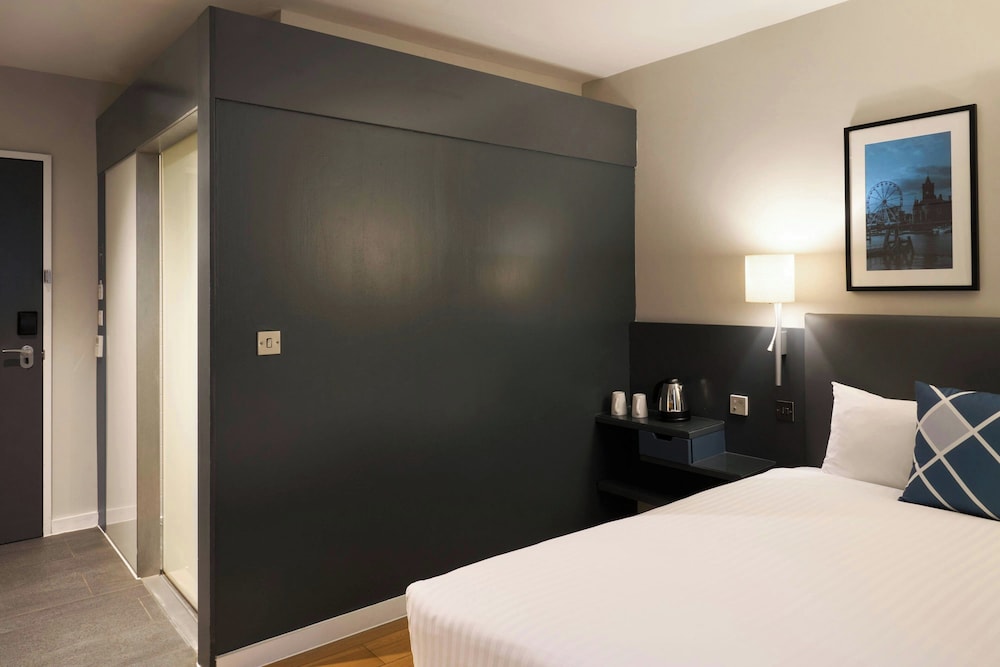 غرفة قياسية بسرير مزدوج، Four Points Flex by Sheraton Cardiff 2/6