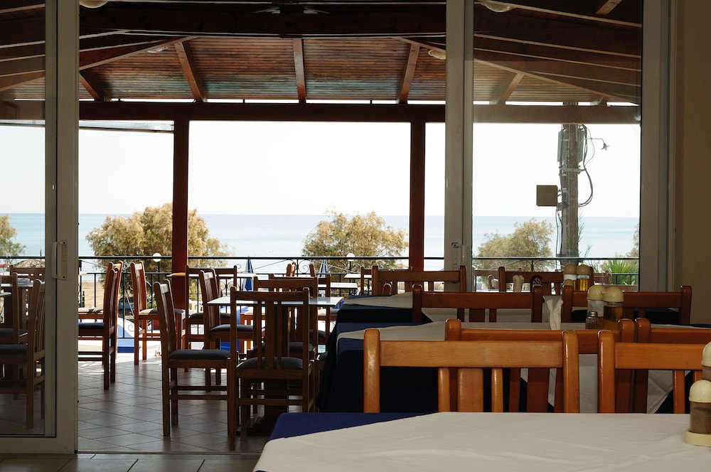 Andreolas Beach Hotel 15/33