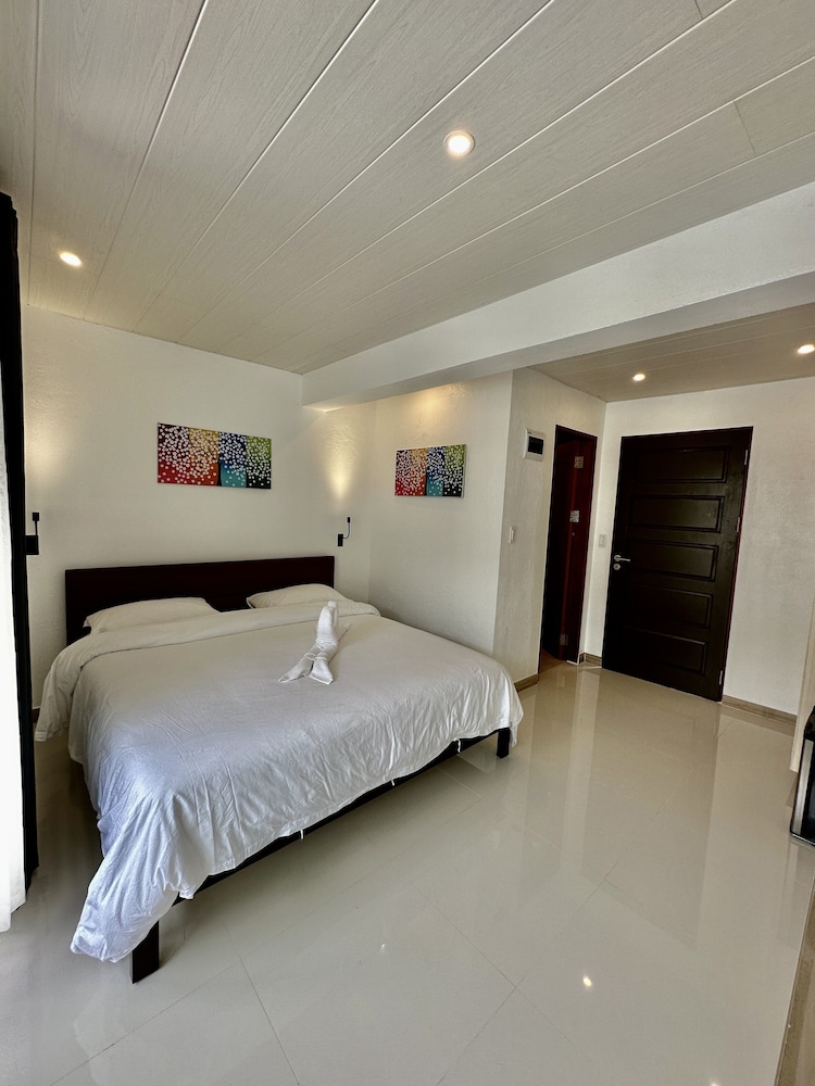 Calypso Beach Dive Resort 28/76