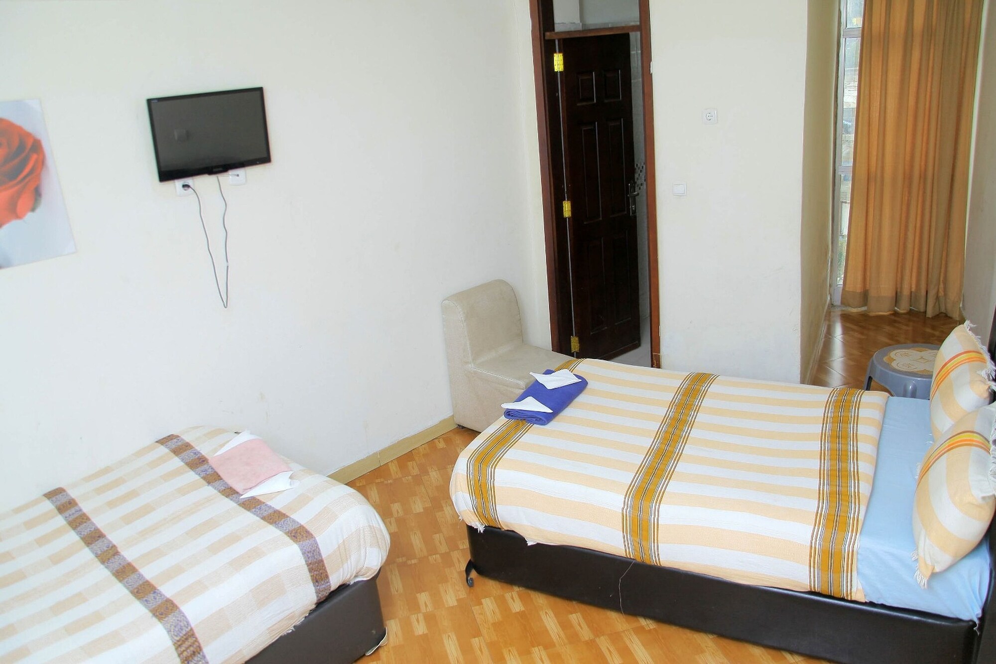 STANDARD, TWIN BEDS