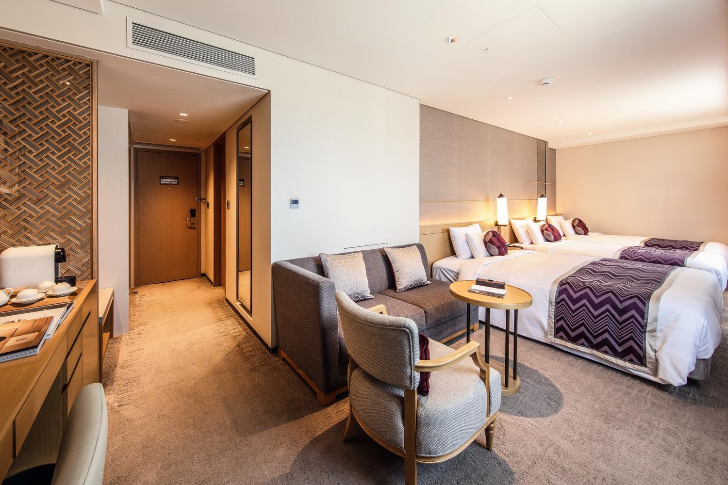 Sky, Club, Premier, Family, Triple, Lounge Access