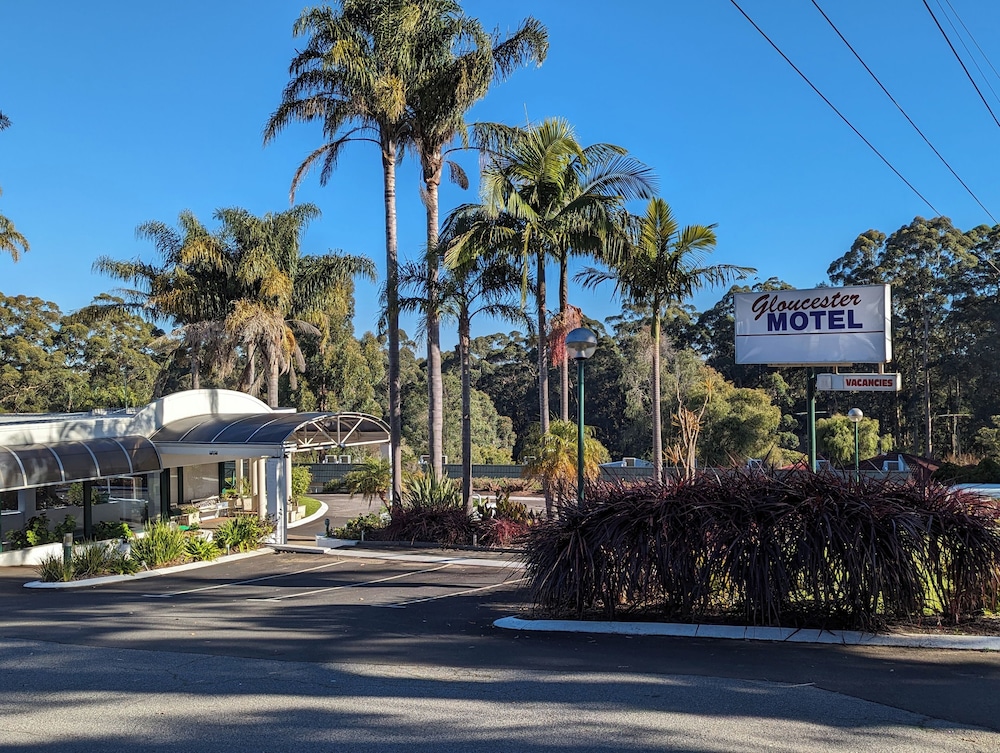 GLOUCESTER MOTEL 26/31