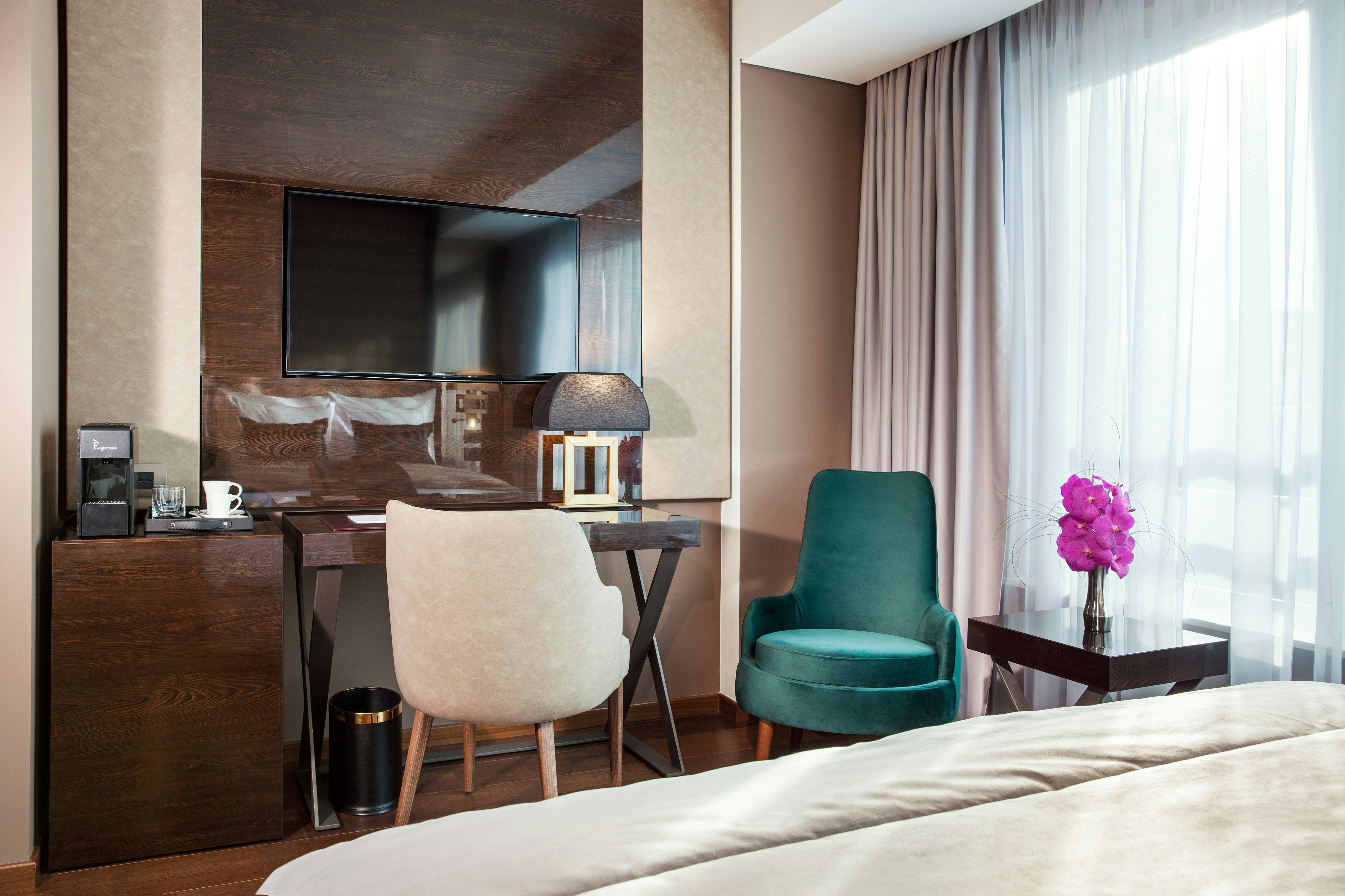 Saint Ten Hotel 64/83