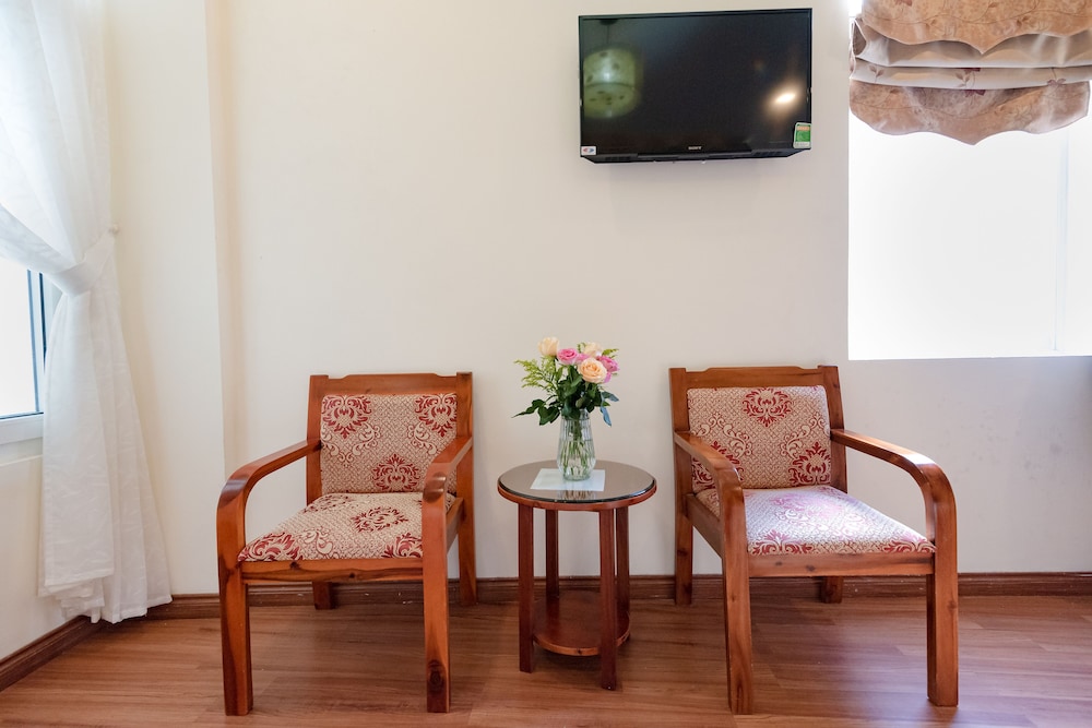 Flora Hotel Hue 55/75