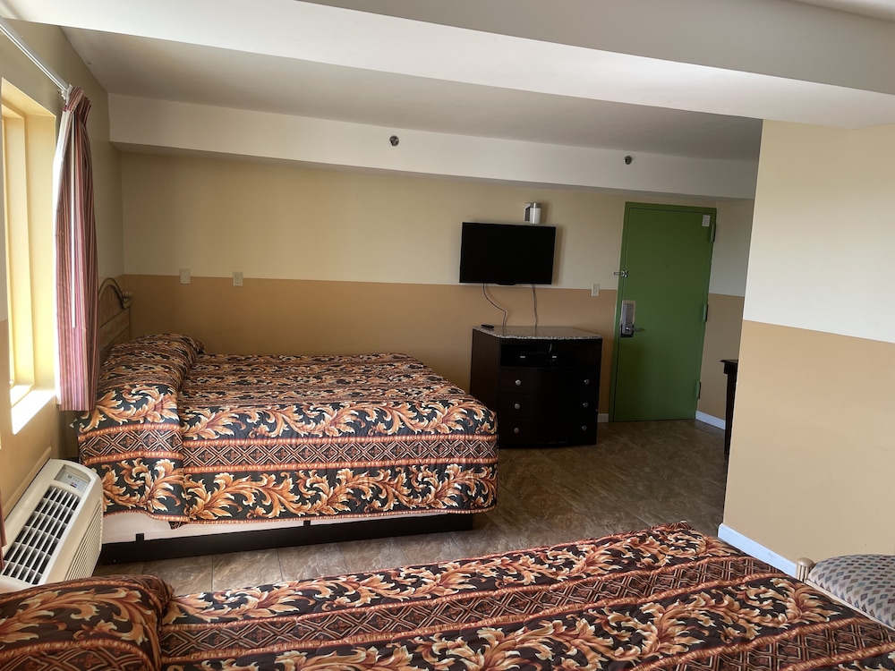 Sea Palace Inn 55/70