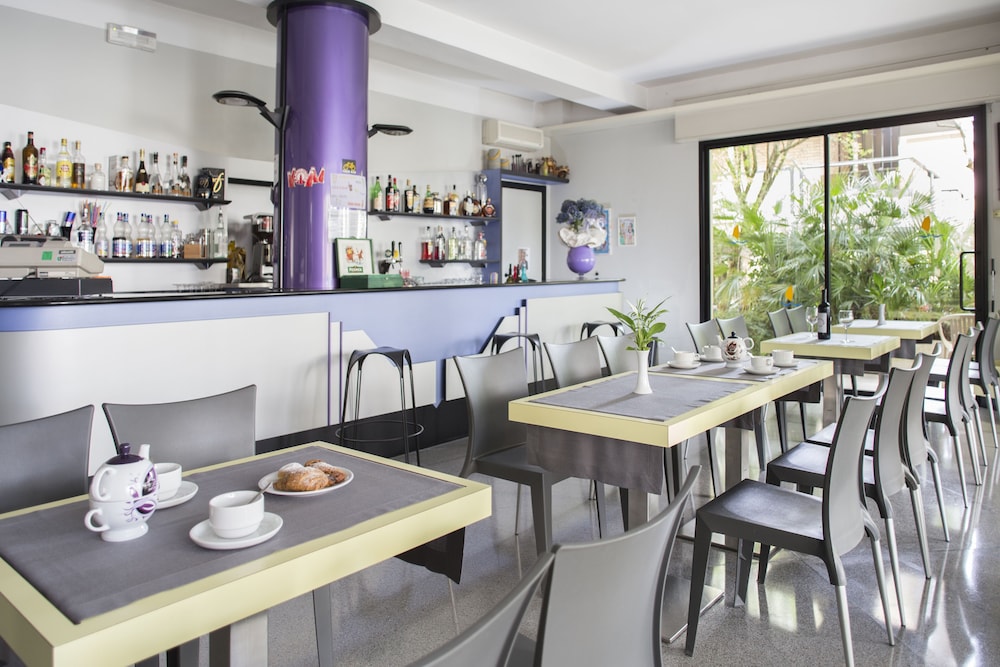 Hotel Sampaoli 25/50