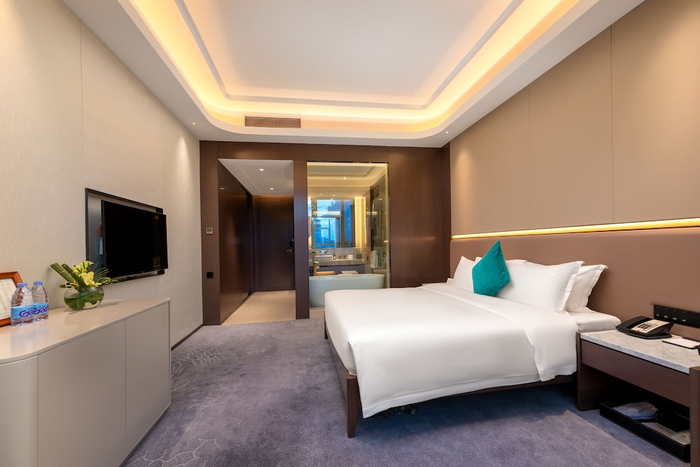 DELUXE, EXECUTIVE, KING BED