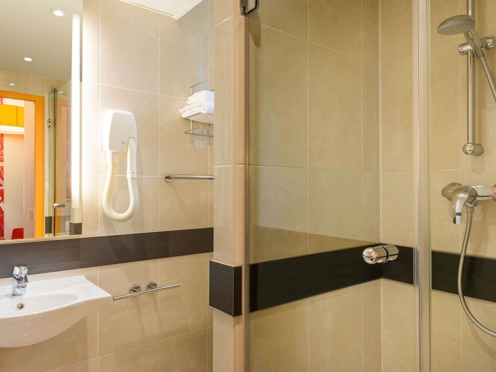 Ibis Styles Paris La Defense Courbevoie 61/62