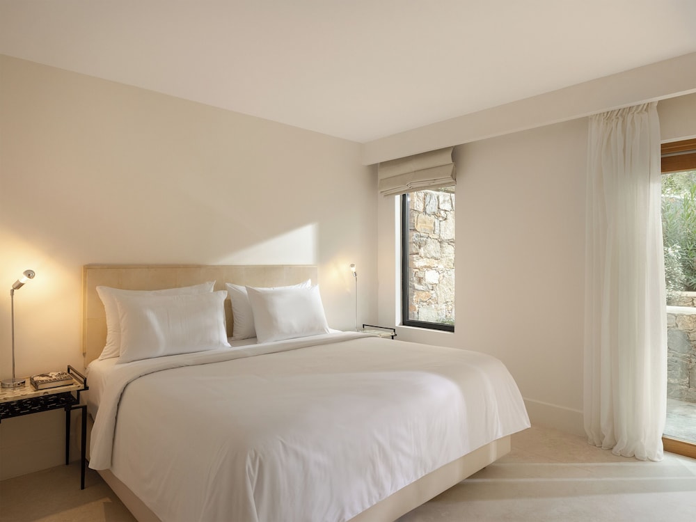 Dream, Villa, Double and Twin Beds