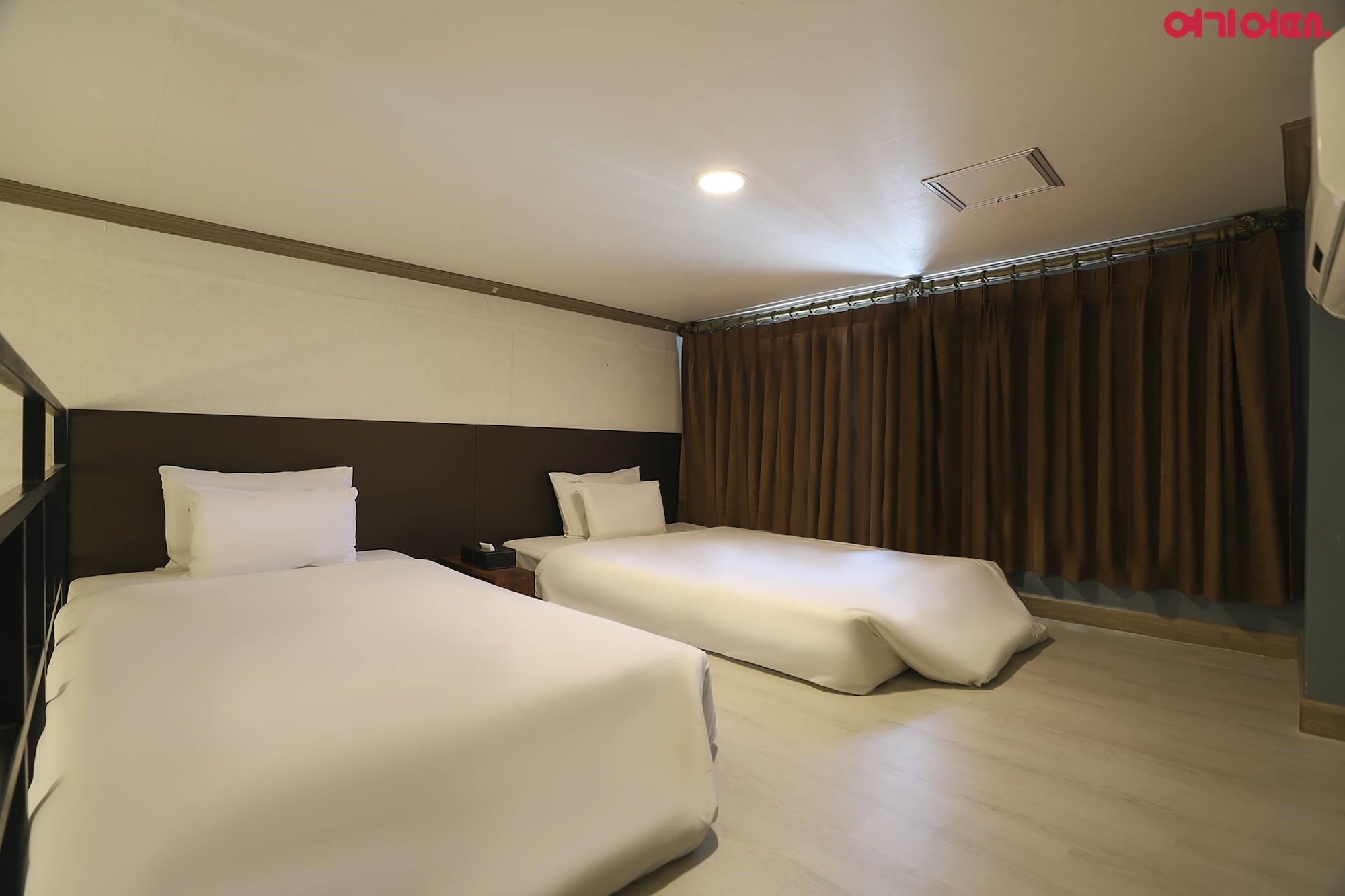 STANDARD, TWIN BEDS