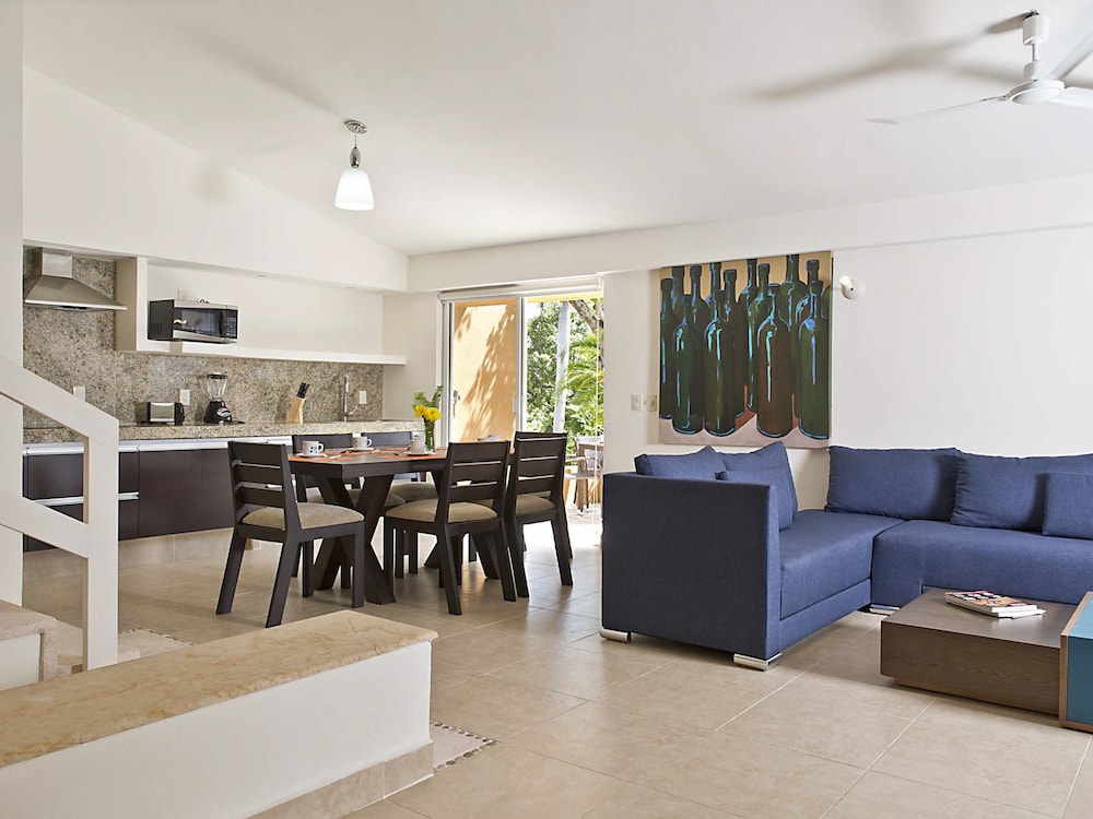 Hotel Ixzi Plus 33/63