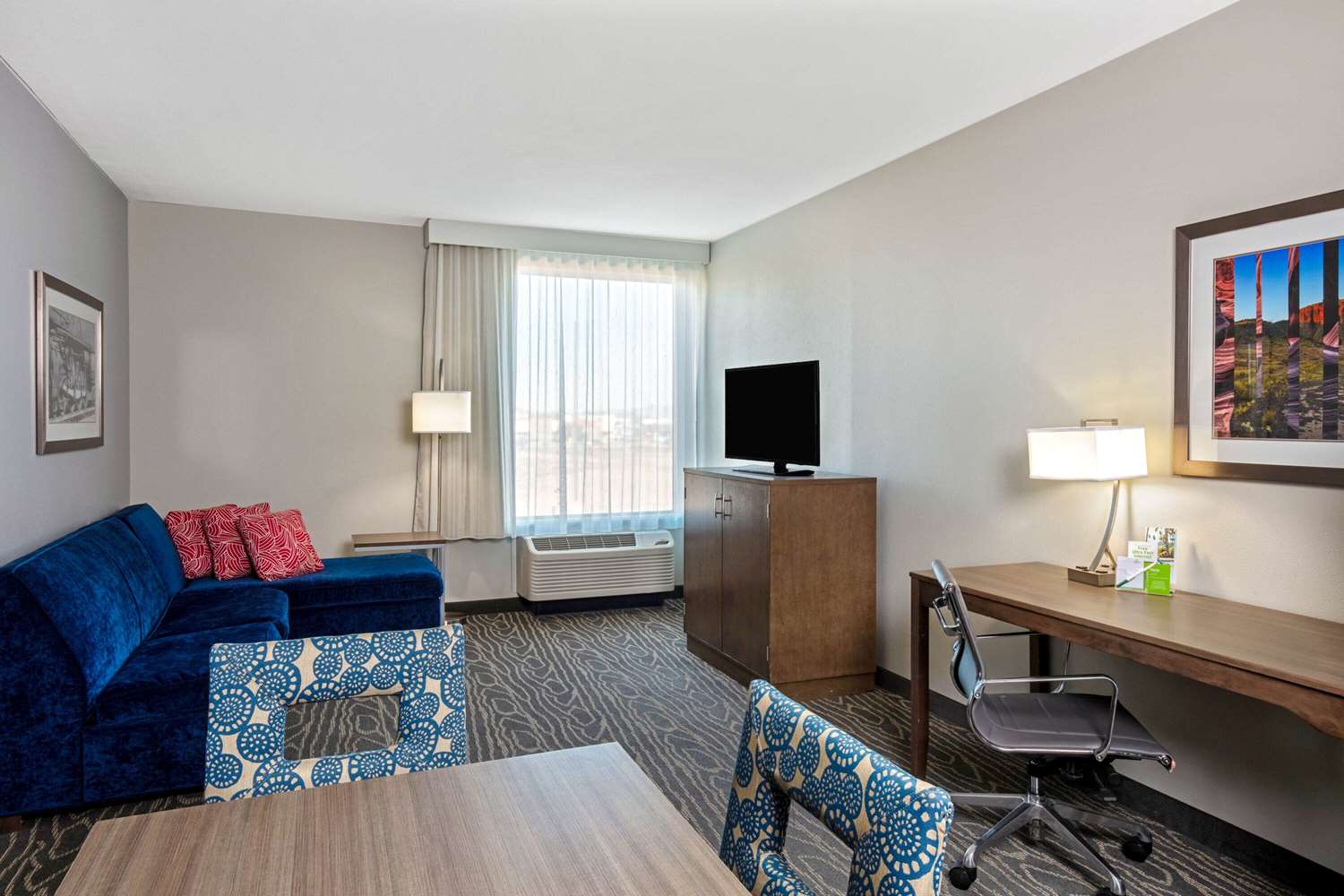 La Quinta Inn Suites By Wyndham Kingman 26/39