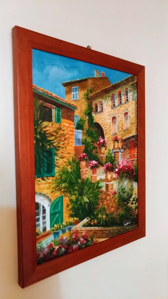 Nicolas Inn 5/50