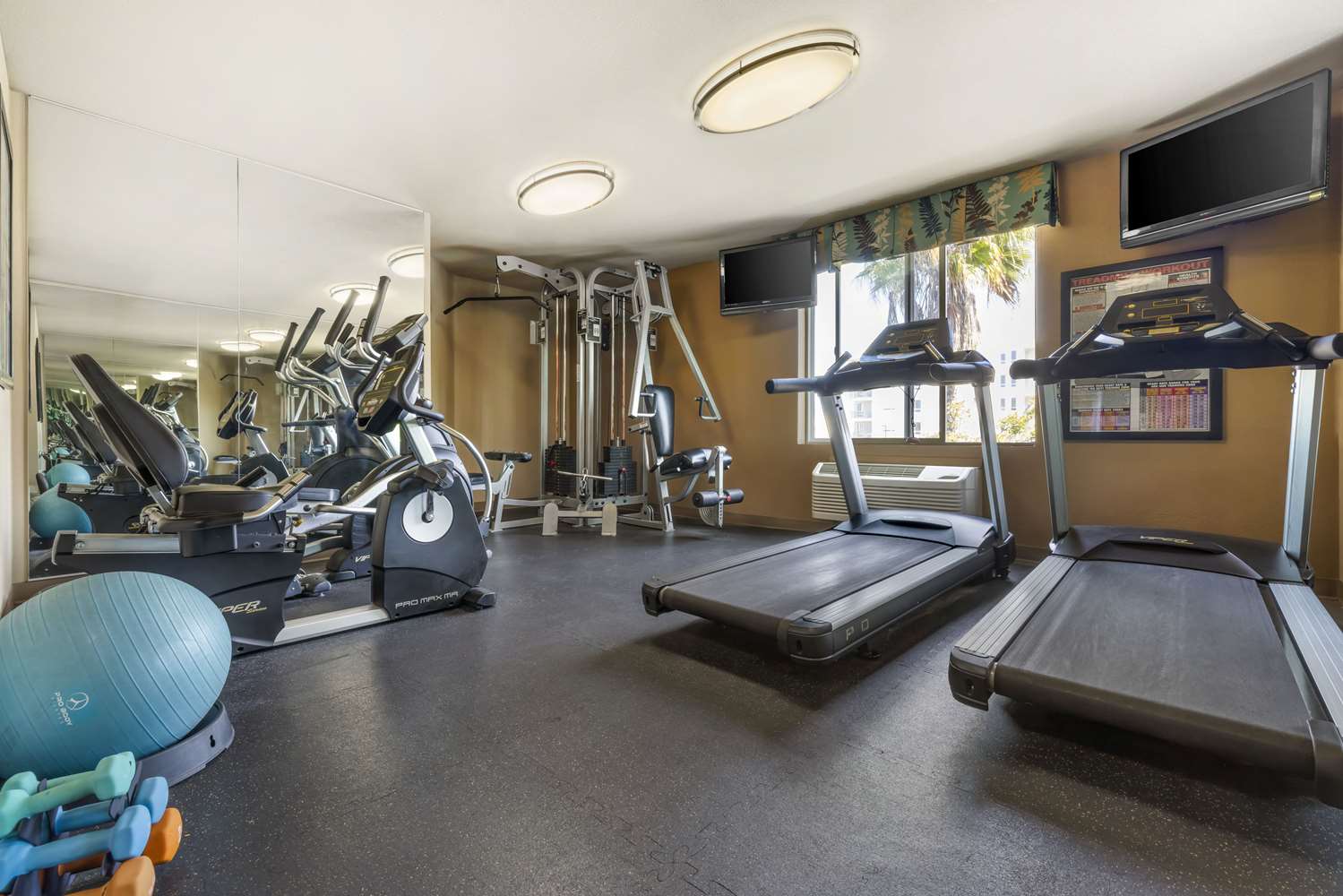 Best Western Plus Oceanside Palms 4/18
