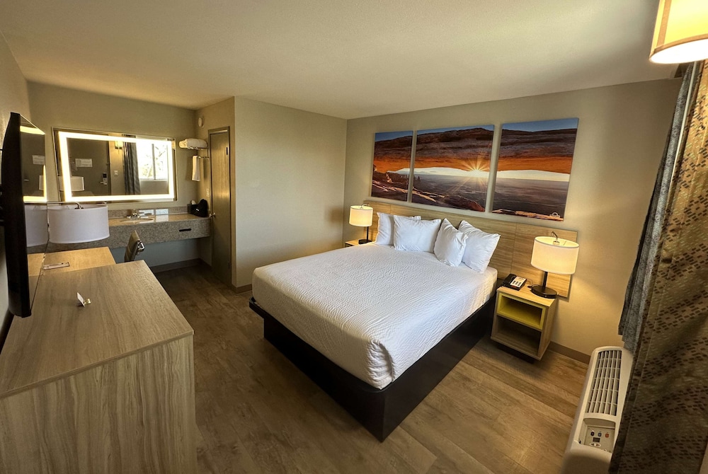 Days Inn by Wyndham Farmington NM 42/59