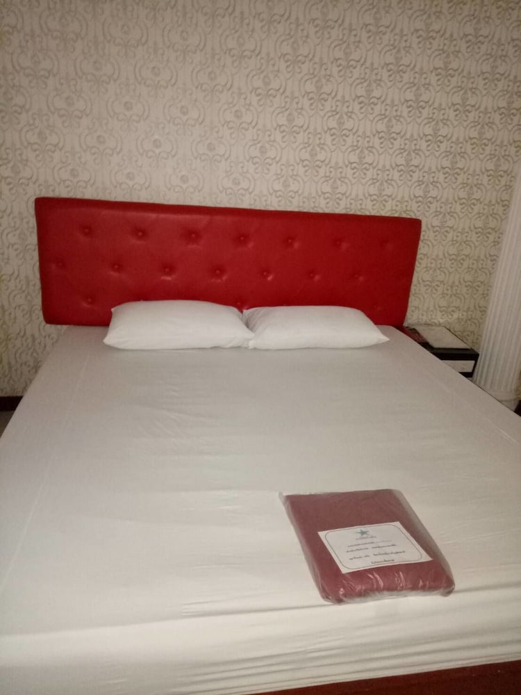 Honey Inn Hotel 50/50