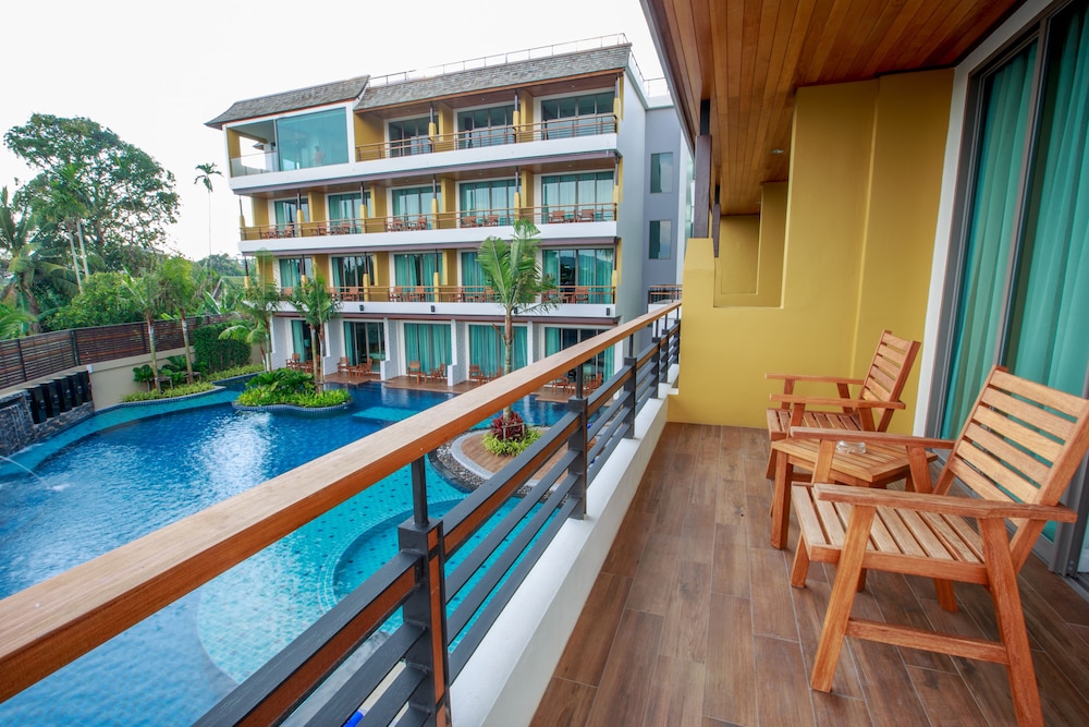 Aqua Resort Phuket 4/70
