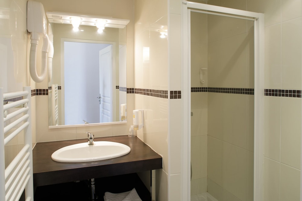 L'EPI HOTEL 24/25