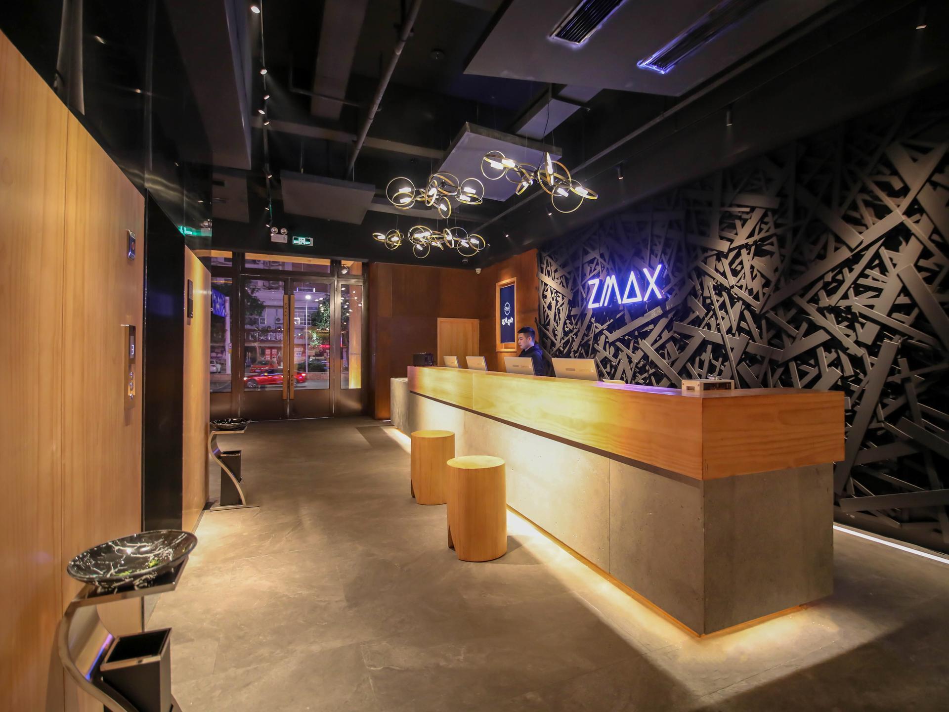 ZMAX Hotel (Zhuhai Gongbei Port) 7/42