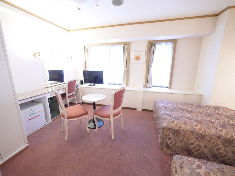 U Community Hotel 36/50