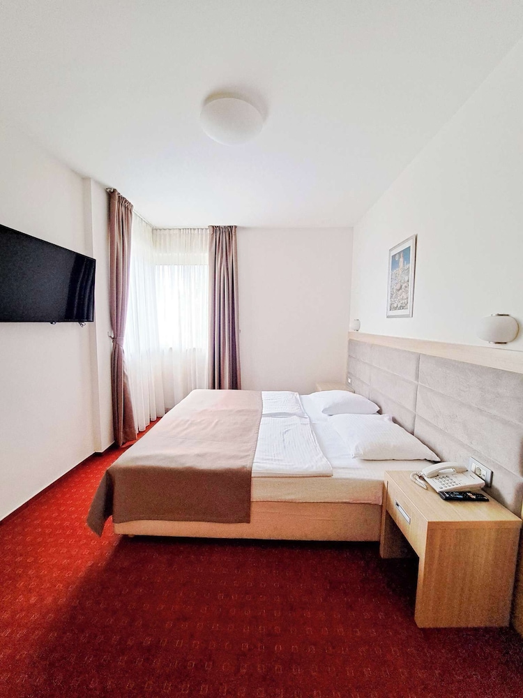 Hotel Brotnjo 16/67