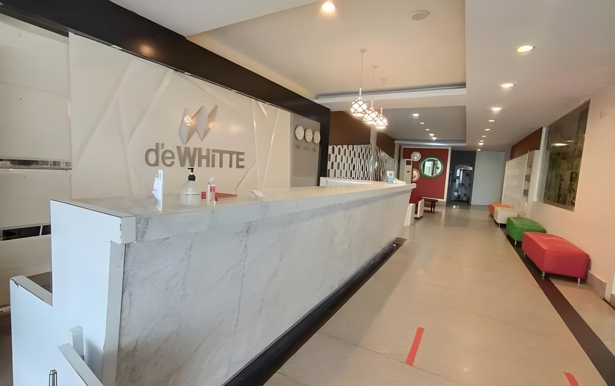 d'eWHiTTE Hotel 10/31