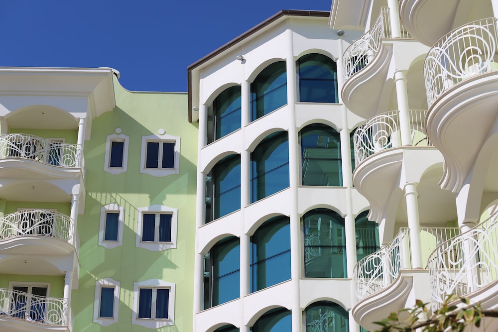 Smeraldo Suites & Spa 2/61