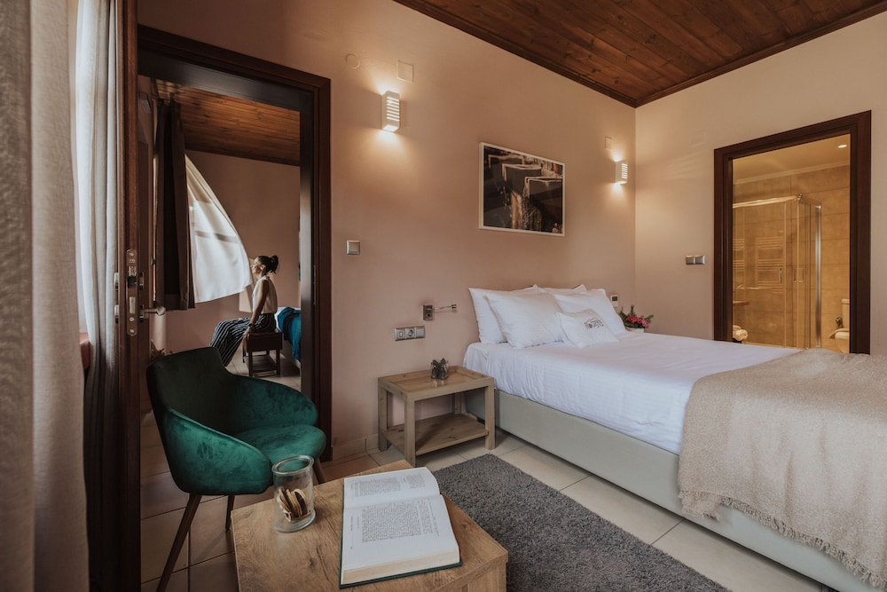 Rouista Tzoumerka Resort 50/50