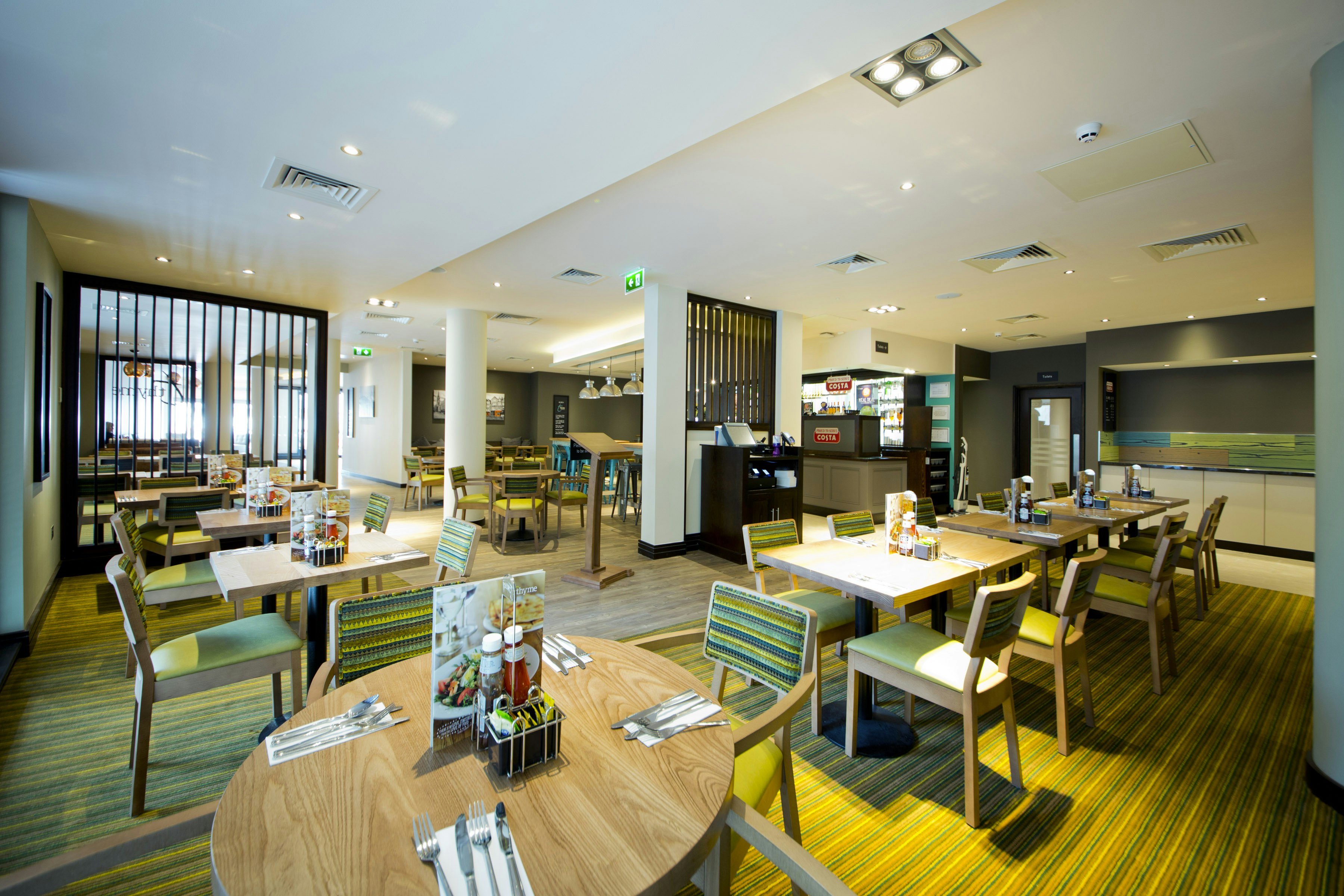 Premier Inn Edinburgh City Centre Royal Mile 22/37