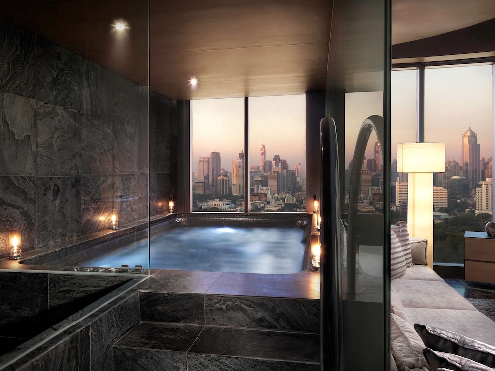 Swimming pool-spa