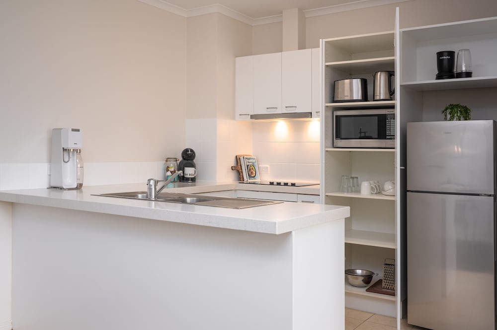 MainStay Suites Kew 25/60