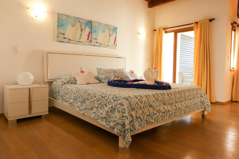 Sybaris Residences 11/50