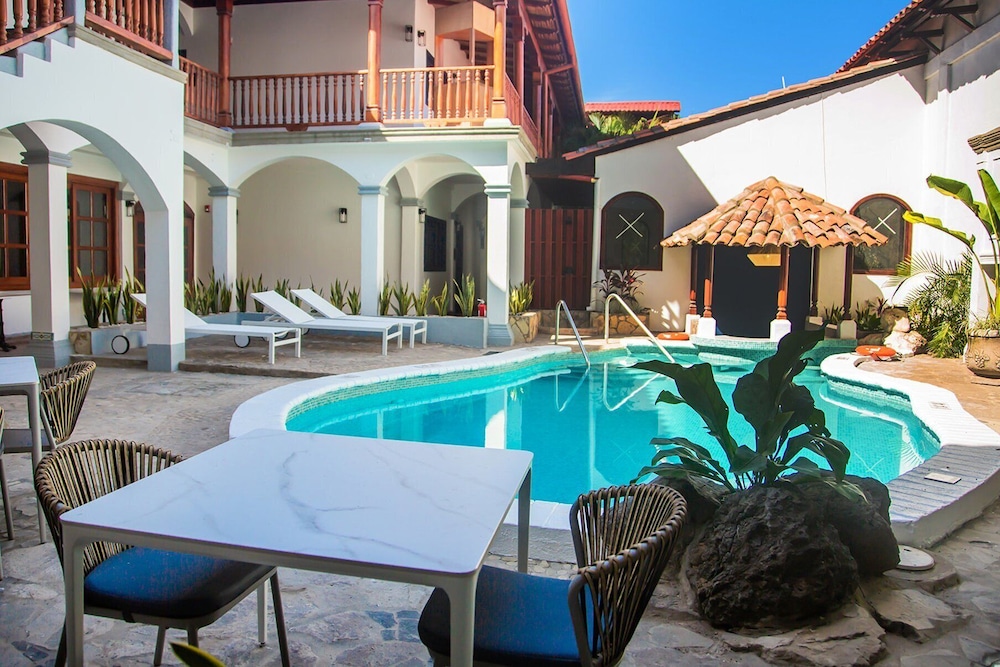 Hotel Colonial Granada 45/48