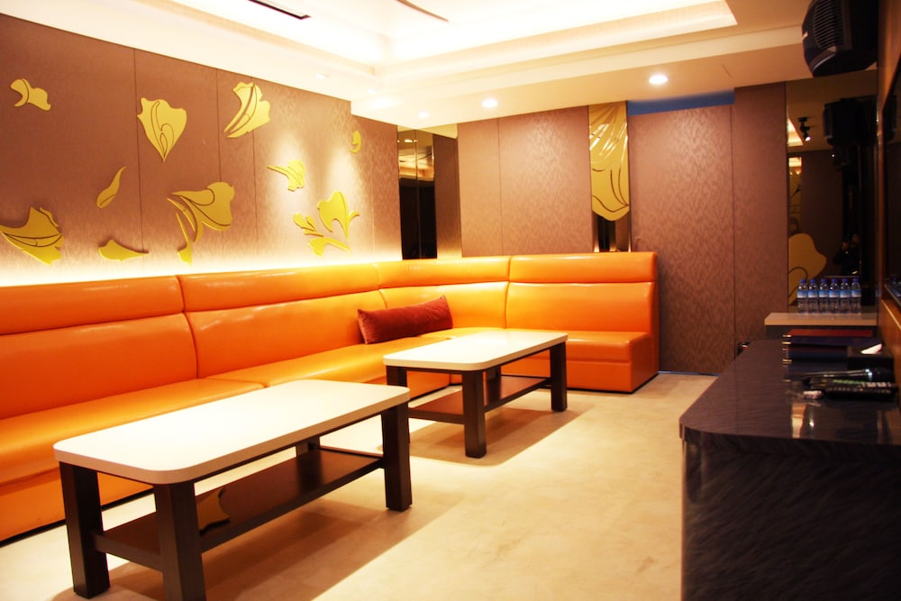 Tainan Fushin Hotel 4/64