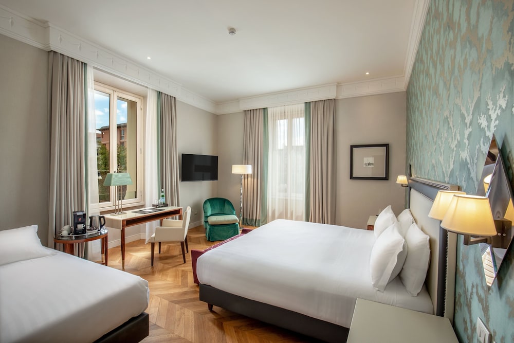 Junior Suite, Studio, King Bed، Rose Garden Palace 2/9