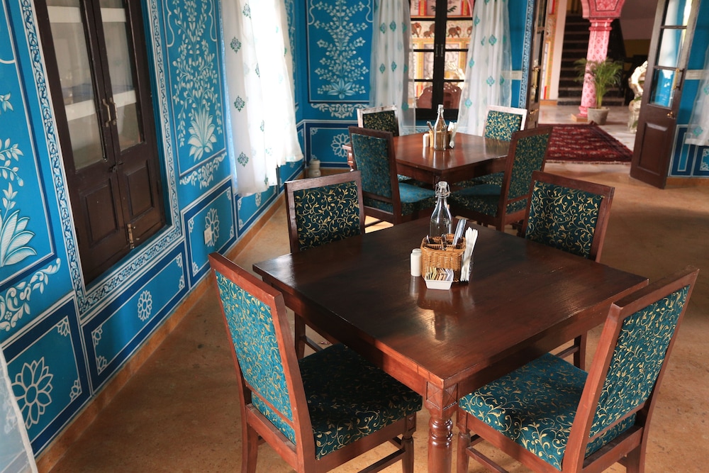 Bloom Boutique Udaipur (Lake Pichola) 47/50