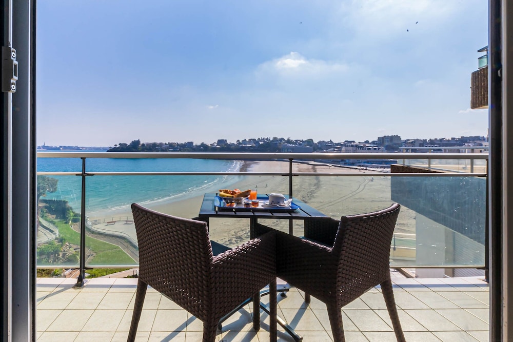 Best Western Hotel Le Crystal Dinard 57/58