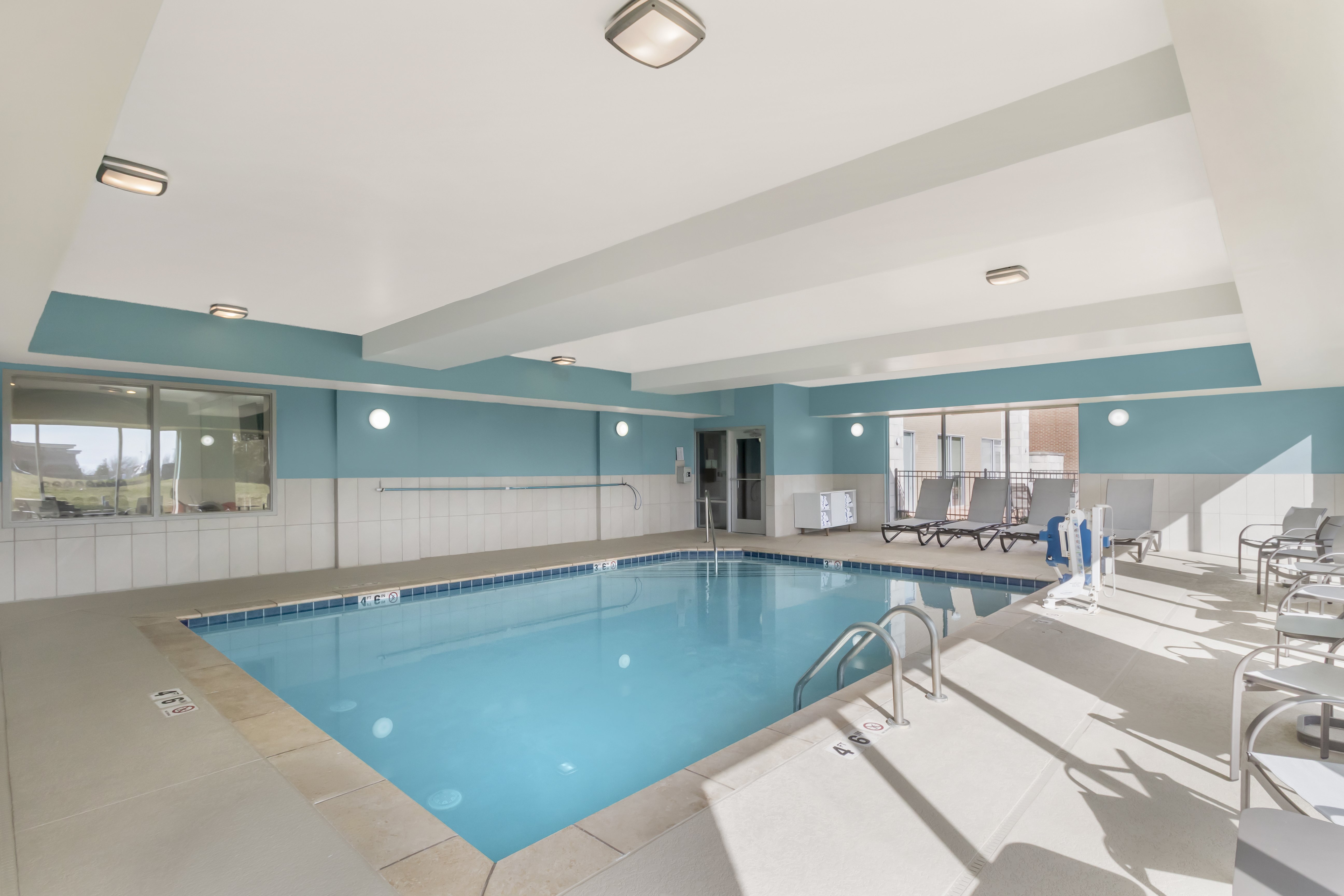 Holiday Inn Express Spring Hill 16/50