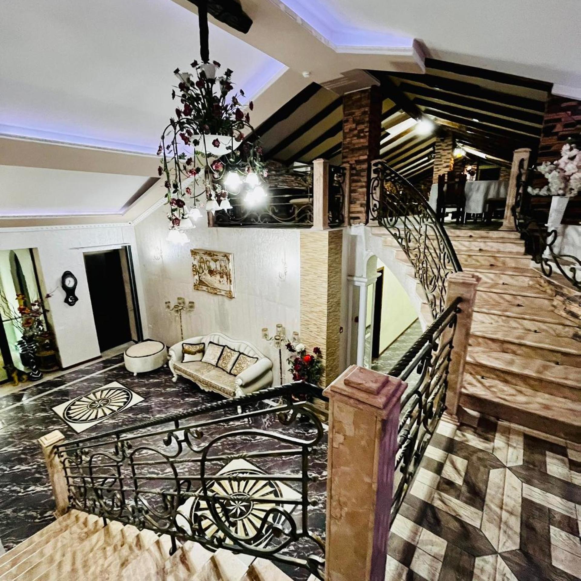 Lux Palace Hotel 8/50